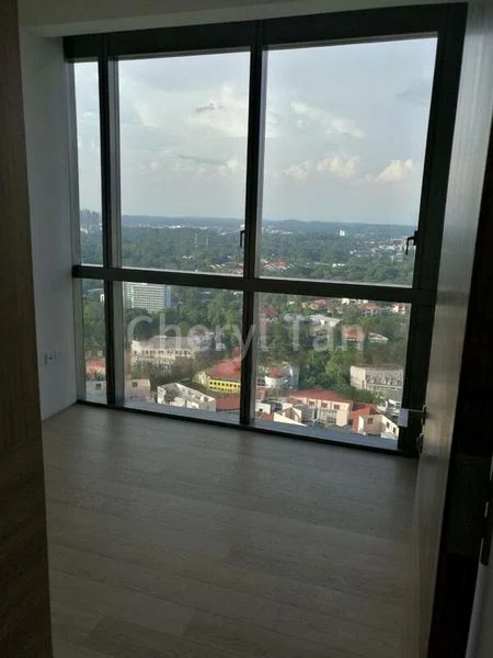 3 Bed Condo for Rent in  Echelon - Image 4