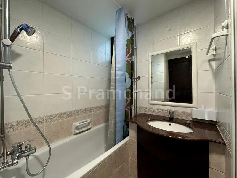 Room (Condo) for Rent in  Eastvale - Image 10