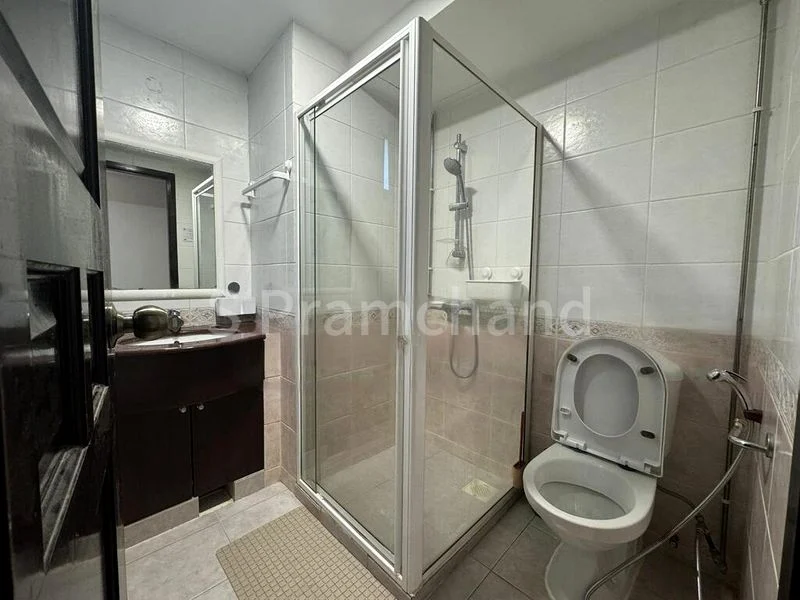 Room (Condo) for Rent in  Eastvale - Image 11