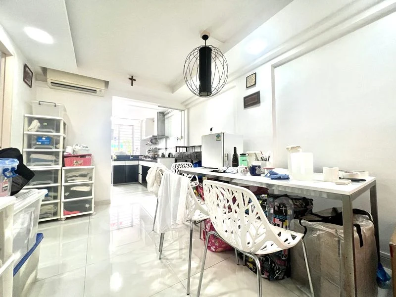 3 Room (3I) HDB for Sale in  16 Eunos Crescent - Image 1