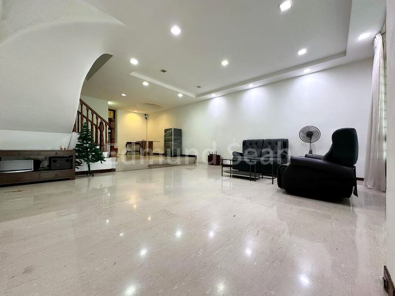 4 Bed Terraced House (Landed) for Rent in  Saint Helier's Avenue - Image 2