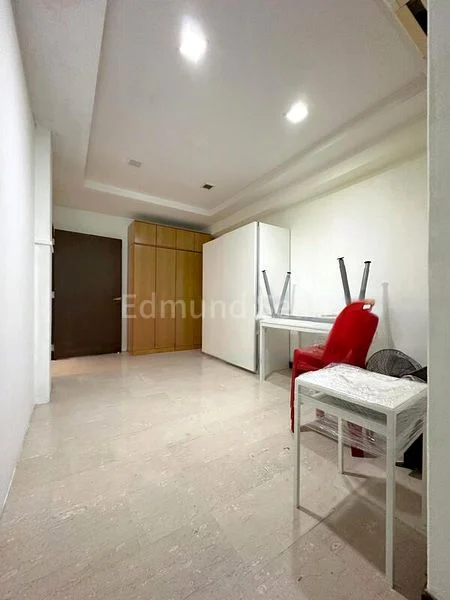 4 Bed Terraced House (Landed) for Rent in  Saint Helier's Avenue - Image 7