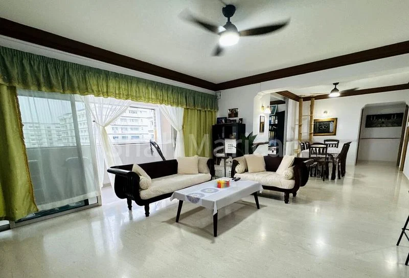 Executive HDB for Sale in  495A Tampines Street 43 - Image 1