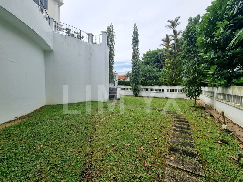 6 Bed Good Class Bungalow (Landed) for Rent in Villas Holland - Image 13