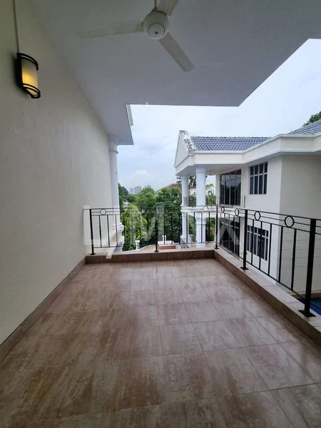 6 Bed Good Class Bungalow (Landed) for Rent in Villas Holland - Image 7