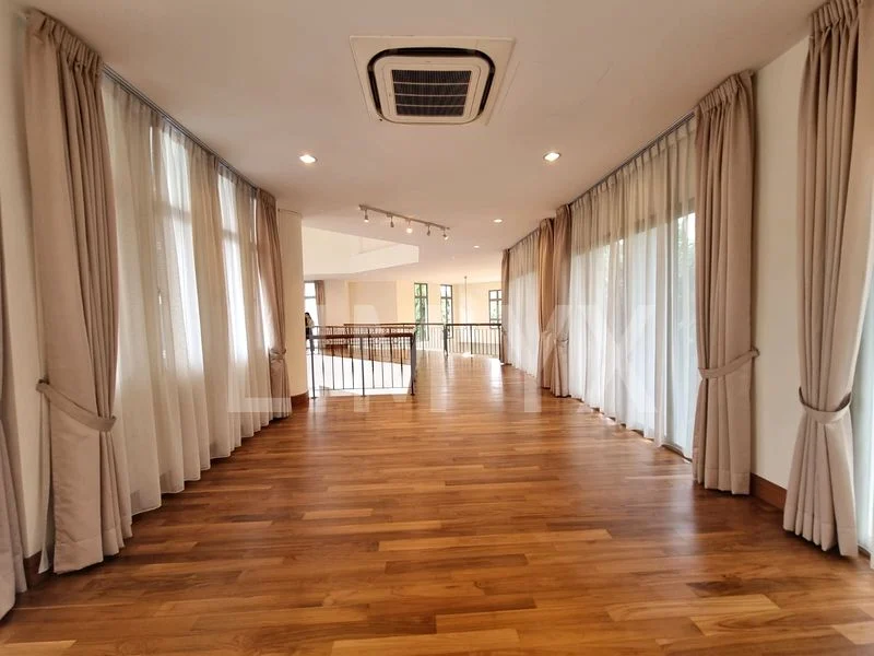 6 Bed Good Class Bungalow (Landed) for Rent in Villas Holland - Image 14