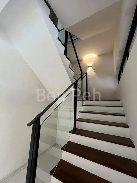 4 Bed Semi-Detached House (Landed) for Sale in Greenbank Park - Image 8
