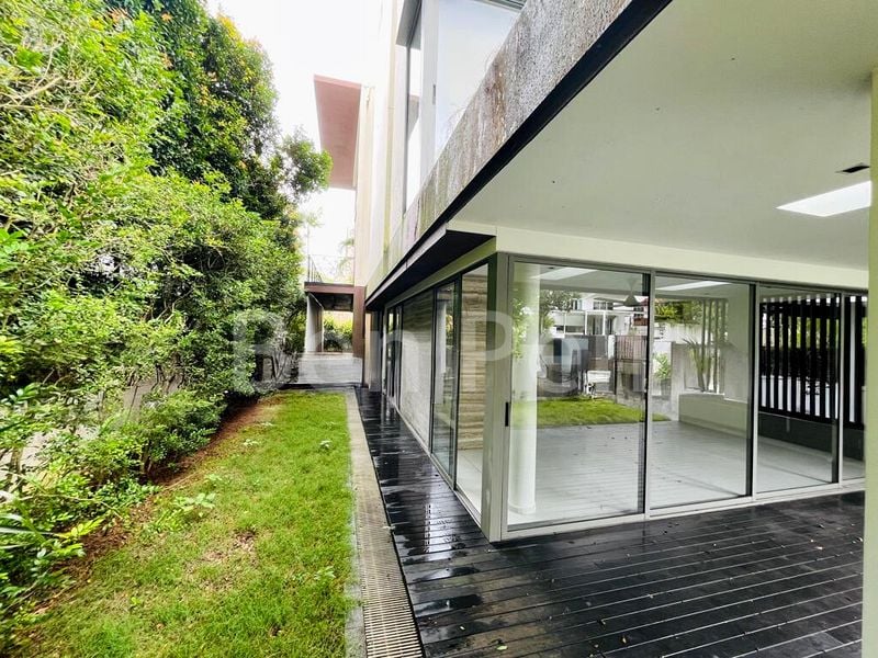 4 Bed Semi-Detached House (Landed) for Sale in Greenbank Park - Image 2
