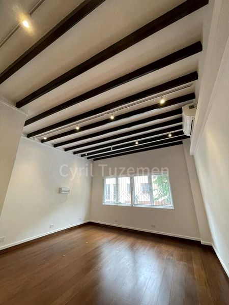 Office for Rent: Fully refurbished 1,000 sqft unit. - Image 10