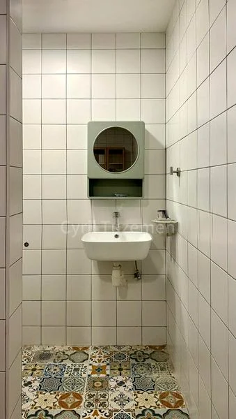 Office for Rent: Fully refurbished 1,000 sqft unit. - Image 3