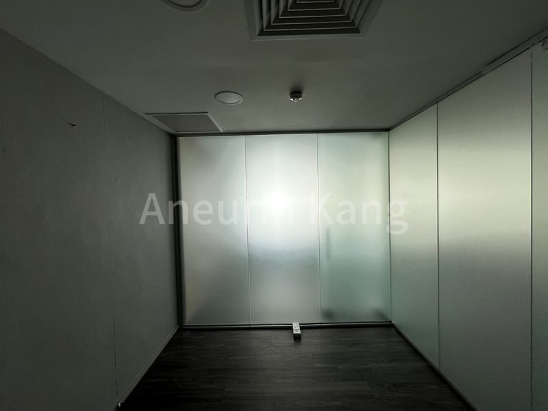 Office for Rent in  Far East Shopping Centre - Image 12