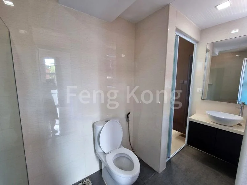 2 Bed Condo for Rent in Loyang Valley - Image 5