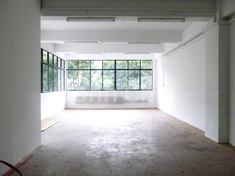 Light Industrial (B1) for Rent: Lipo Building - Image 3