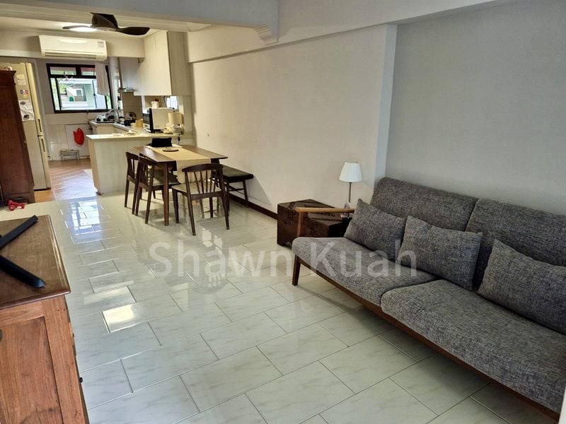 3 Room (3I) HDB for Sale in  13 Holland Drive - Image 1