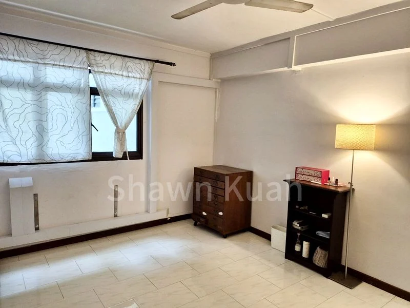 3 Room (3I) HDB for Sale in  13 Holland Drive - Image 3
