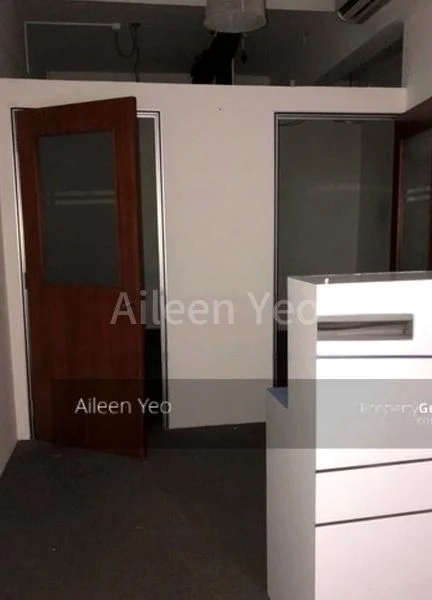 Other Retail for Sale: Thomson V One - Image 1