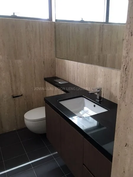 3 Bed Condo for Rent in  19 Balmoral - Image 10