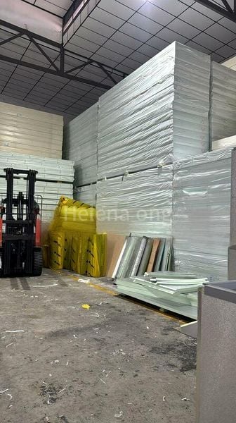 Light Industrial (B1) for Rent: Macpherson Industrial Complex - Image 1