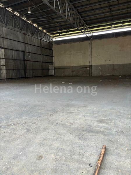 Light Industrial (B1) for Rent: Macpherson Industrial Complex - Image 2
