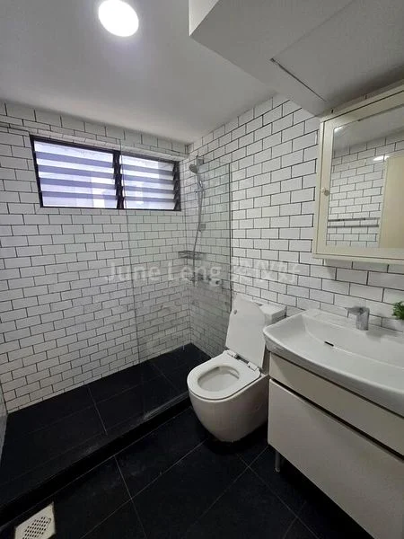 Room (Condo) for Rent in  Lucky Plaza - Image 3