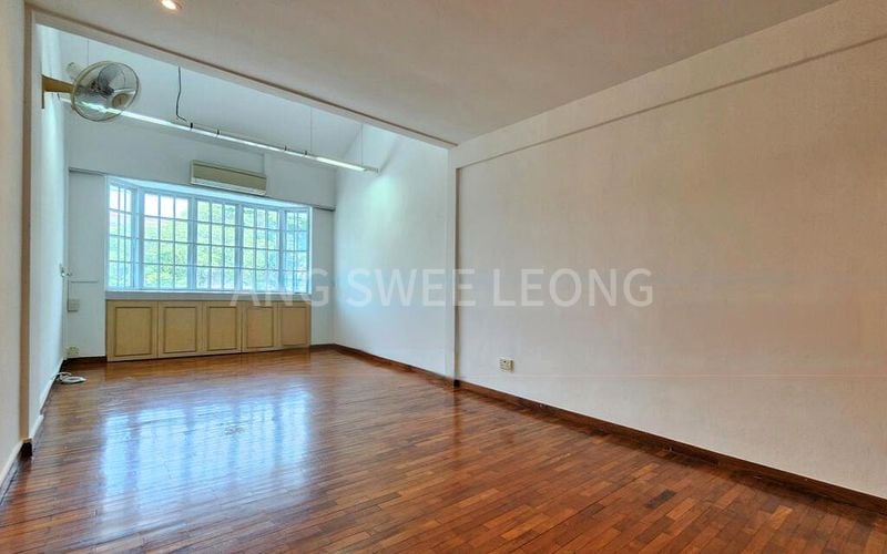 5 Bed Terraced House (Landed) for Rent in  Serangoon Avenue 3 - Image 6