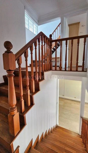 5 Bed Terraced House (Landed) for Rent in  Serangoon Avenue 3 - Image 11