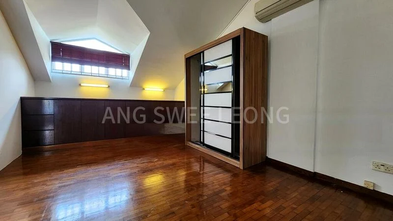 5 Bed Terraced House (Landed) for Rent in  Serangoon Avenue 3 - Image 8