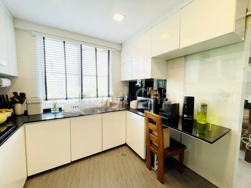 3 Bed Condo for Sale in Elias Green - Image 2