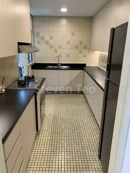 3 Bed Condo for Rent in Gilstead Court - Image 12