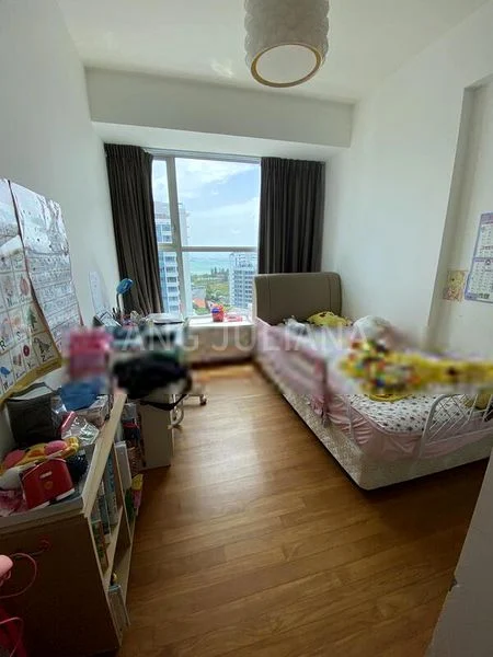 3 Bed Condo for Rent in  The Esta - Image 5