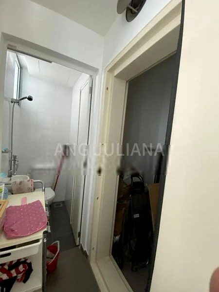 3 Bed Condo for Rent in  The Esta - Image 11