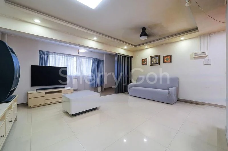 Executive HDB for Sale in 523 Choa Chu Kang Street 51 - Image 1