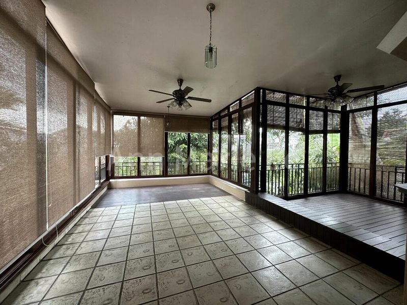 4+1 Bed Corner Terrace (Landed) for Sale in  Thomson Hills Estate - Image 1