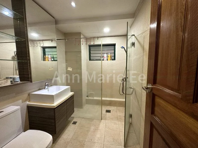 4+1 Bed Corner Terrace (Landed) for Sale in  Thomson Hills Estate - Image 18