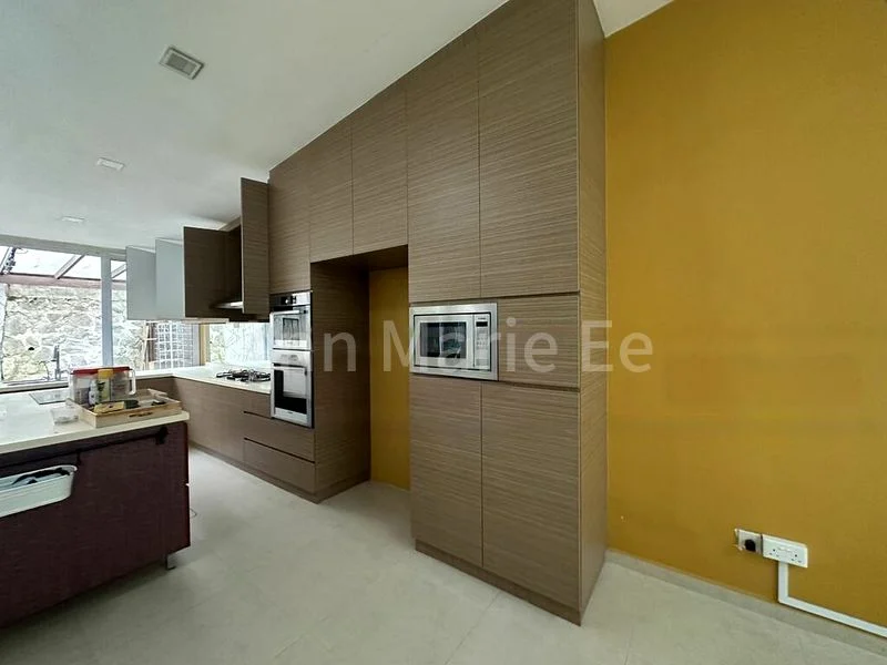 4+1 Bed Corner Terrace (Landed) for Sale in  Thomson Hills Estate - Image 2