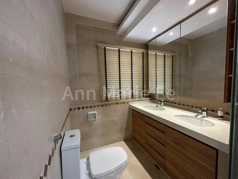 4+1 Bed Corner Terrace (Landed) for Sale in  Thomson Hills Estate - Image 7