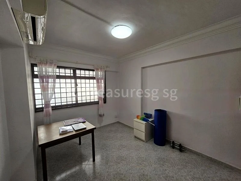 4 Room (4A) HDB for Rent in 223A Compassvale Walk - Image 2