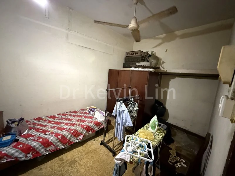 4 Bed Terraced House (Landed) for Sale in  Charlton Park - Image 3