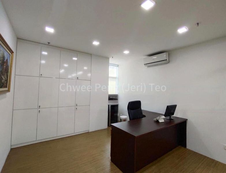 Light Industrial (B1) for Rent: EPL Building - Image 4