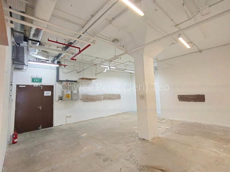 Light Industrial (B1) for Rent: EPL Building - Image 1