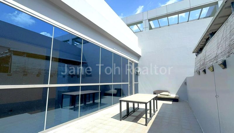 Light Industrial (B1) for Sale: One Pemimpin - Image 8