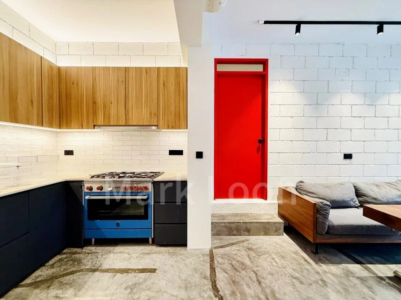 3 Bed Walk-up Apartment (Condo) for Sale in  Zion Road - Image 7