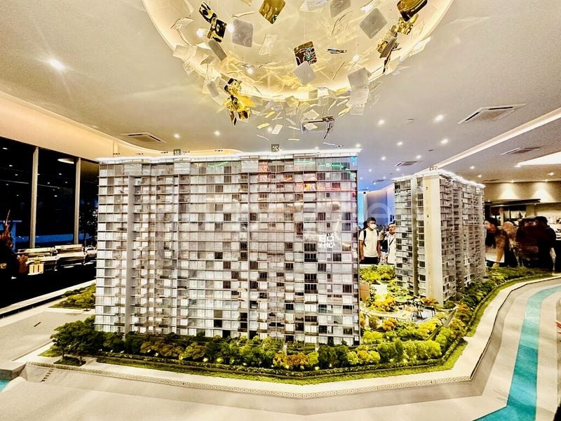 5 Bed Condo for Sale in Grand Dunman - Image 5