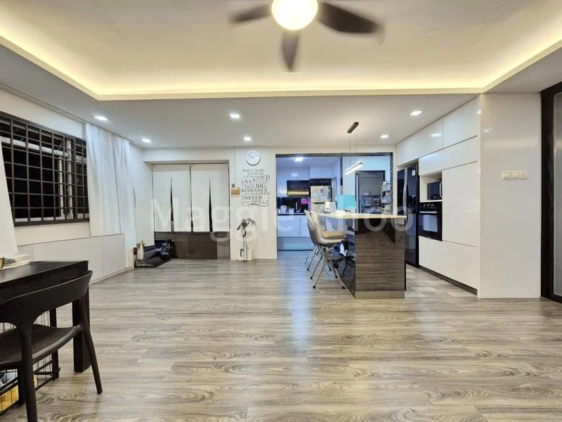 5 Room (5A) HDB for Sale in  354 Tampines Street 33 - Image 2