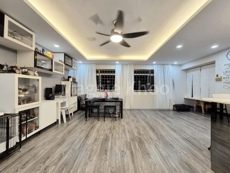 5 Room (5A) HDB for Sale in  354 Tampines Street 33 - Image 1