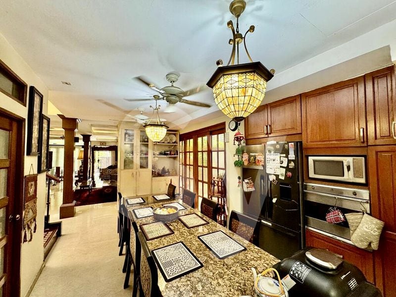 4 Bed Corner Terrace (Landed) for Sale in  Peakview Estate - Image 12