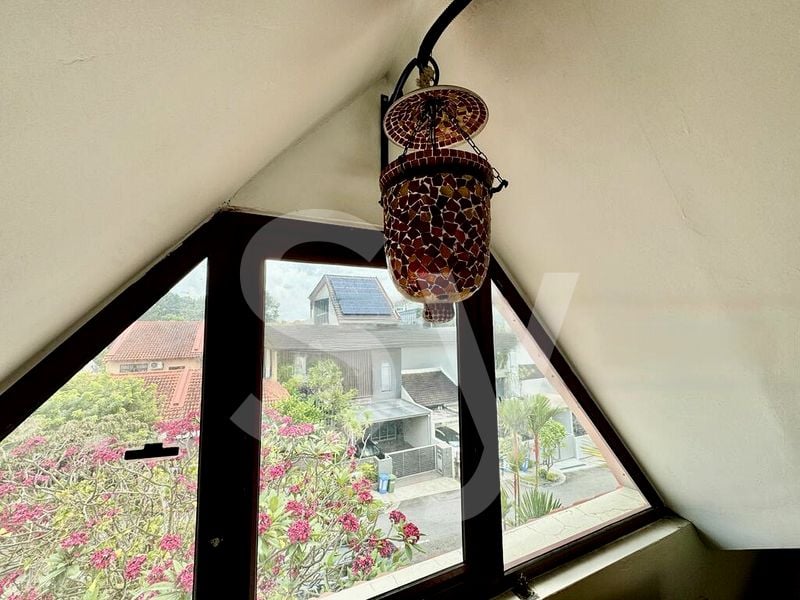 4 Bed Corner Terrace (Landed) for Sale in  Peakview Estate - Image 2