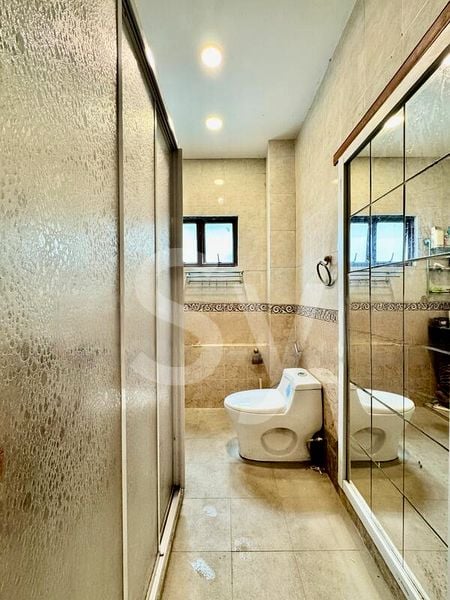 4 Bed Corner Terrace (Landed) for Sale in  Peakview Estate - Image 8