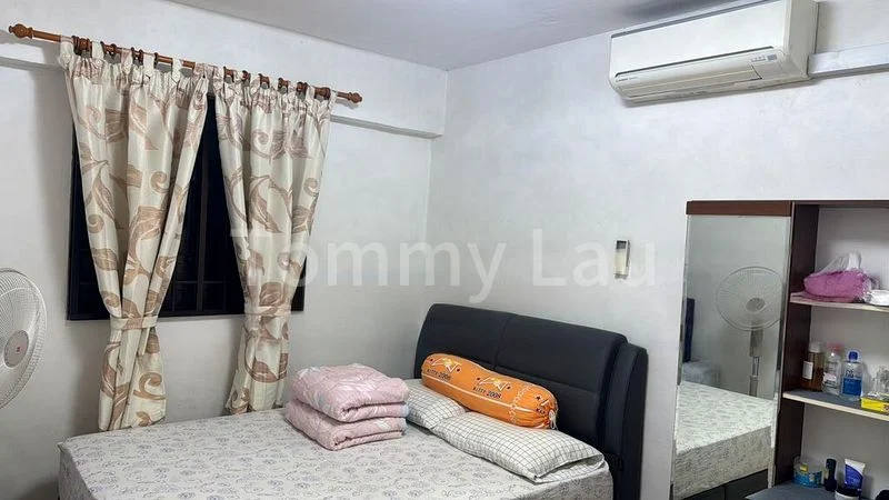 Common Room (HDB) for Rent in  422 Ang Mo Kio Avenue 3 - Image 1
