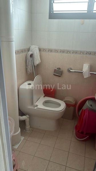 Common Room (HDB) for Rent in  422 Ang Mo Kio Avenue 3 - Image 7
